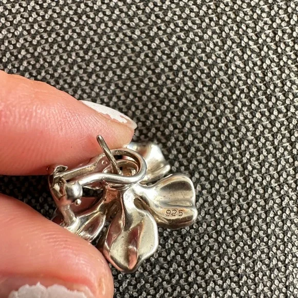 Tiffany & Co Wild Rose Flower Stud/Clip Earrings Silver - Picture 4 of 8